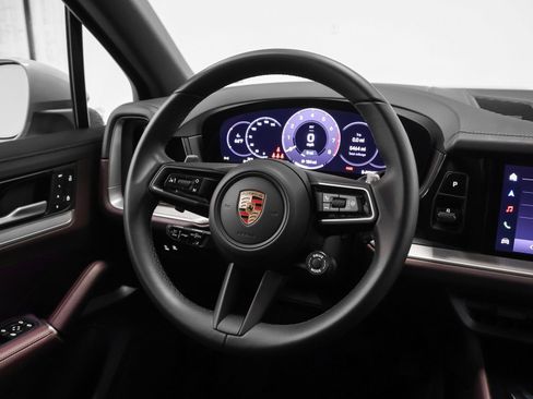 Certified 2025 Porsche Cayenne E-Hybrid image 32