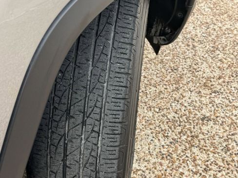 Used 2023 Jeep Compass Latitude image 32