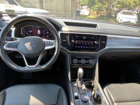 Used 2022 Volkswagen Atlas Cross Sport SE w/ Panoramic Sunroof Package AWD/4WD image 11