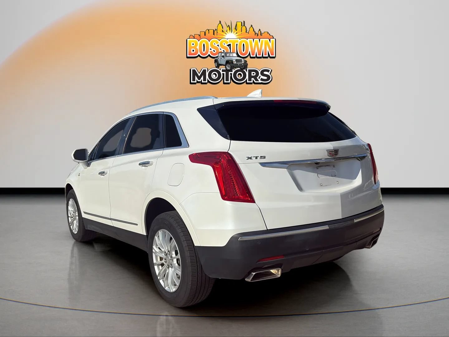 Used 2018 Cadillac XT5 FWD image 5