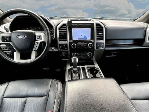 Used 2019 Ford F150 Lariat w/ Equipment Group 502A Luxury AWD/4WD image 10