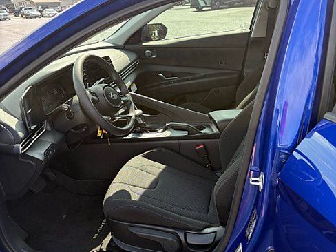 Used 2024 Hyundai Elantra SE FWD image 10