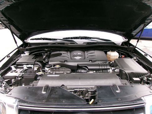 Used 2023 Nissan Armada SL w/ Captain's Chairs Package image 9