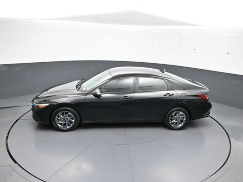 Certified 2024 Hyundai Elantra SEL FWD image 40