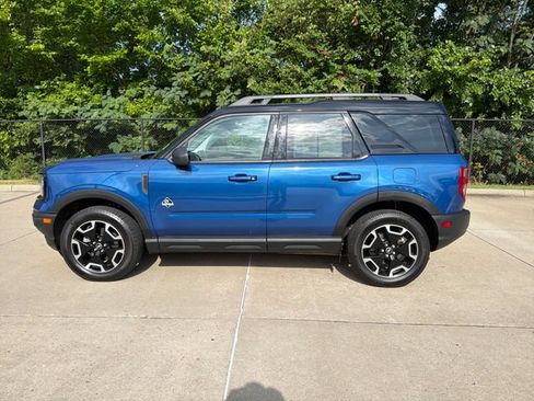 Used 2023 Ford Bronco Sport Outer Banks w/ Tech Package AWD/4WD image 3