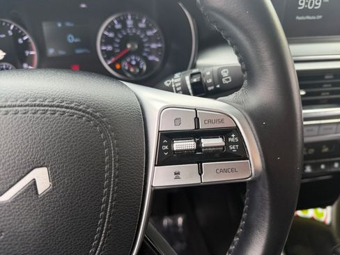 Used 2022 Kia Telluride S FWD image 19