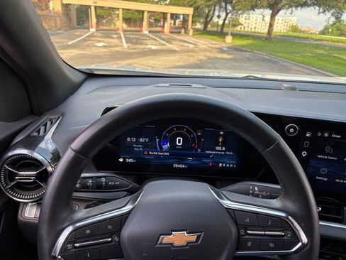 Used 2025 Chevrolet Equinox LT FWD image 29