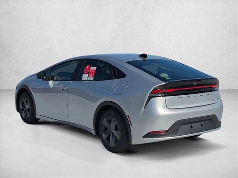 New 2027 Toyota Prius LE FWD image 9