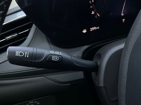 Used 2025 Buick Encore GX Preferred image 34