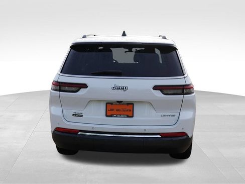 Certified 2023 Jeep Grand Cherokee L Limited w/ Trailer Tow Group (B) AWD/4WD image 8