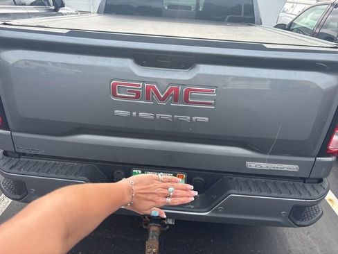 Used 2020 GMC Sierra 1500 Elevation AWD/4WD image 9