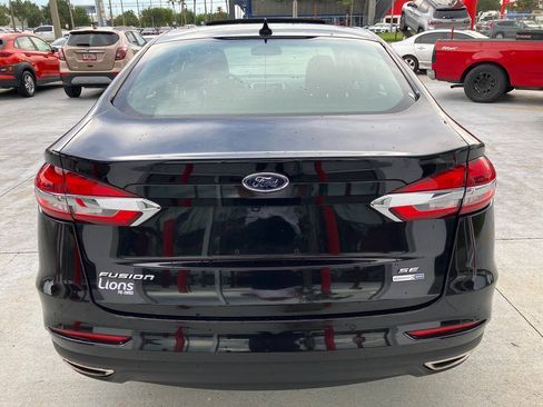 Used 2020 Ford Fusion SE AWD/4WD image 9