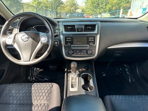 Used 2017 Nissan Altima 2.5 SV w/ Convenience Package FWD image 15
