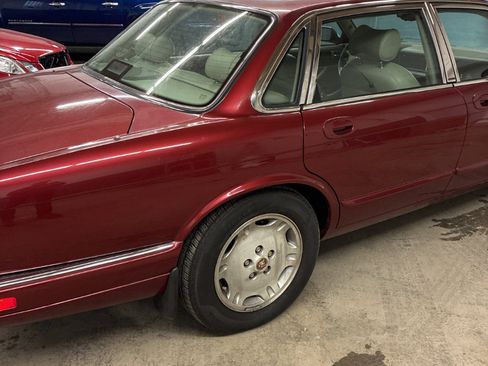 Used 1996 Jaguar XJ6 image 7