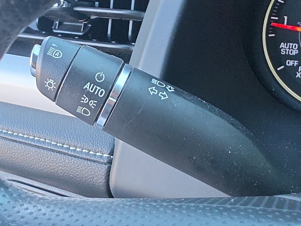 Used 2023 GMC Acadia SLE FWD image 21