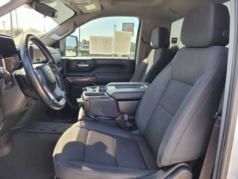 Used 2024 Chevrolet Silverado 2500 LT AWD/4WD image 12