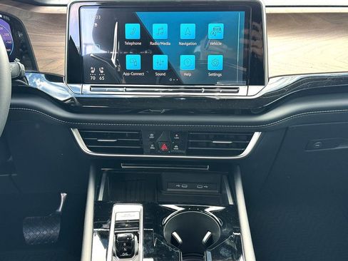New 2026 Volkswagen Atlas SE FWD image 22