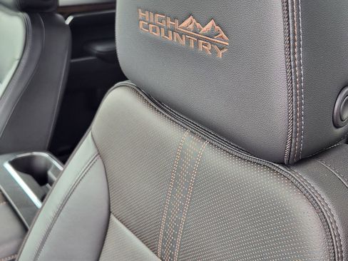 Used 2026 Chevrolet Silverado 1500 High Country w/ Midnight Edition AWD/4WD image 15