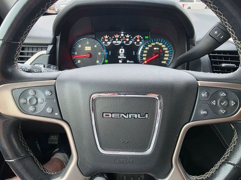 Used 2019 GMC Yukon XL Denali AWD/4WD image 14