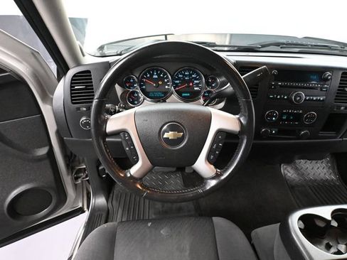 Used 2009 Chevrolet Silverado 1500 LT w/ Power Pack Plus AWD/4WD image 23