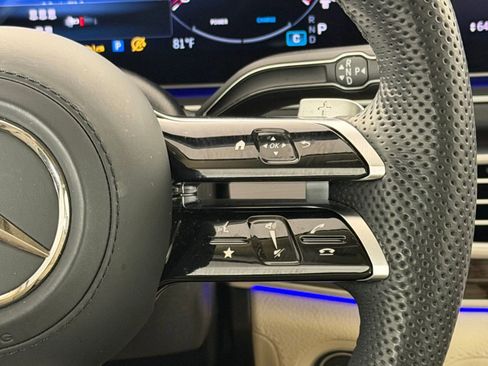 Used 2024 Mercedes-Benz GLS 450 4MATIC image 17