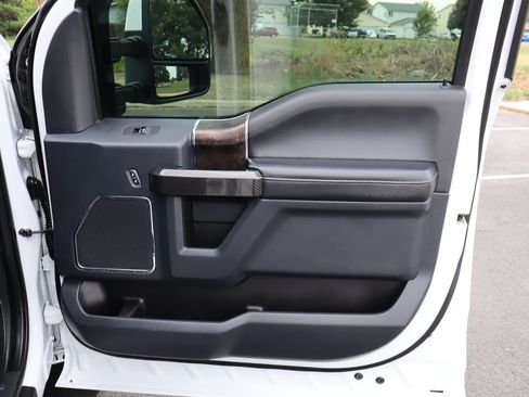 Used 2022 Ford F250 Lariat w/ Lariat Ultimate Package AWD/4WD image 26
