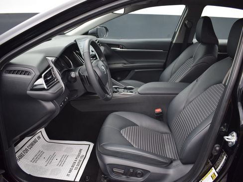 Used 2024 Toyota Camry SE AWD/4WD image 13