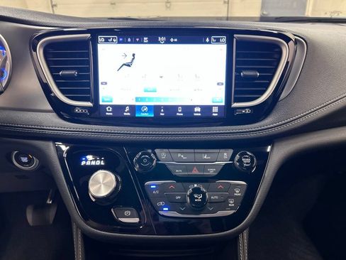 New 2027 Chrysler Pacifica Limited w/ Family Tech Group FWD image 24