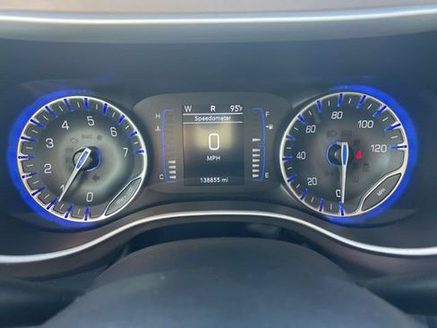 Used 2023 Chrysler Voyager LX FWD image 23