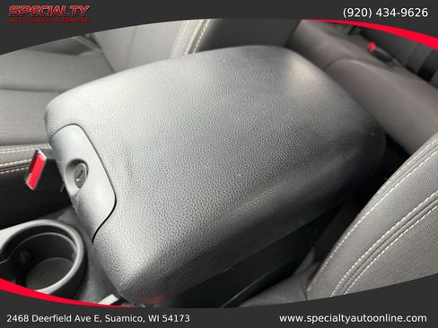 Used 2018 Jeep Wrangler Unlimited Sahara AWD/4WD image 28