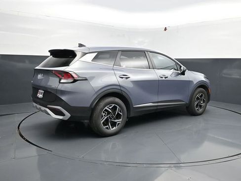 Used 2025 Kia Sportage LX image 9