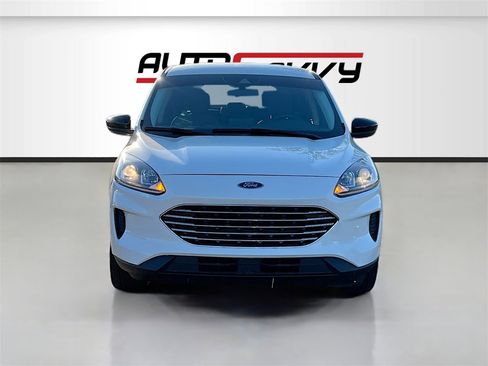 Used 2022 Ford Escape SE w/ SE Sport Appearance Package image 2