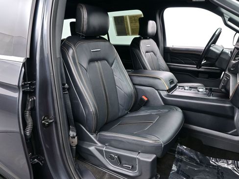 Used 2023 Ford Expedition Platinum image 15