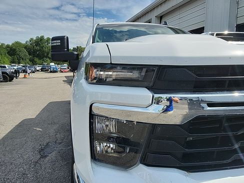 Used 2025 Chevrolet Silverado 2500 LT w/ All Star Edition AWD/4WD image 9