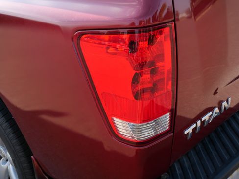 Used 2015 Nissan Titan S AWD/4WD image 17