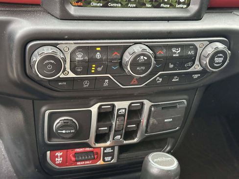 Used 2021 Jeep Gladiator Rubicon AWD/4WD image 25