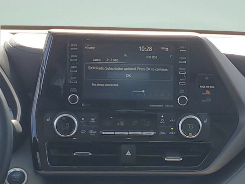 Certified 2020 Toyota Highlander XLE FWD image 14