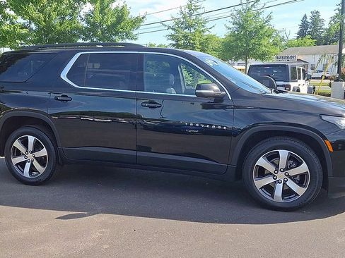 Certified 2023 Chevrolet Traverse LT w/ LT Premium Package AWD/4WD image 4