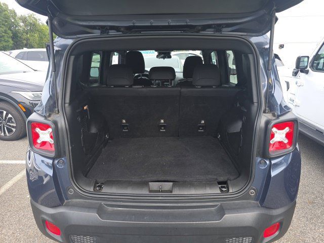 Used 2021 Jeep Renegade Latitude AWD/4WD image 7