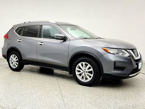 Used 2017 Nissan Rogue SV w/ SV Premium Package AWD/4WD image 3
