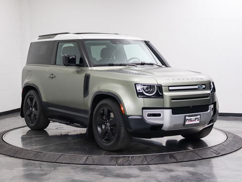 Used 2021 Land Rover Defender 90 First Edition AWD/4WD image 7