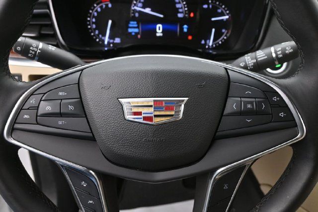 Used 2017 Cadillac XT5 Luxury w/ Driver Awareness Package AWD/4WD image 26