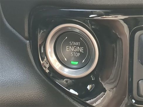 Certified 2024 Chevrolet Silverado 1500 High Country w/ Technology Package image 34