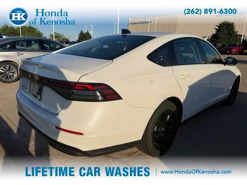 Certified 2025 Honda Accord SE image 2