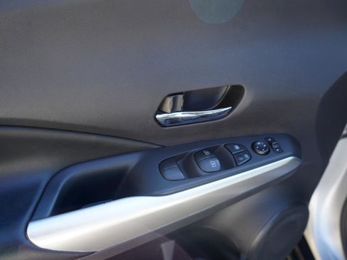 Used 2020 Nissan Kicks SR w/ SR Premium Package image 17