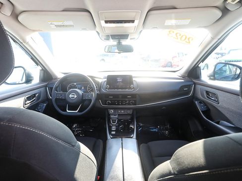 Used 2023 Nissan Rogue S image 32