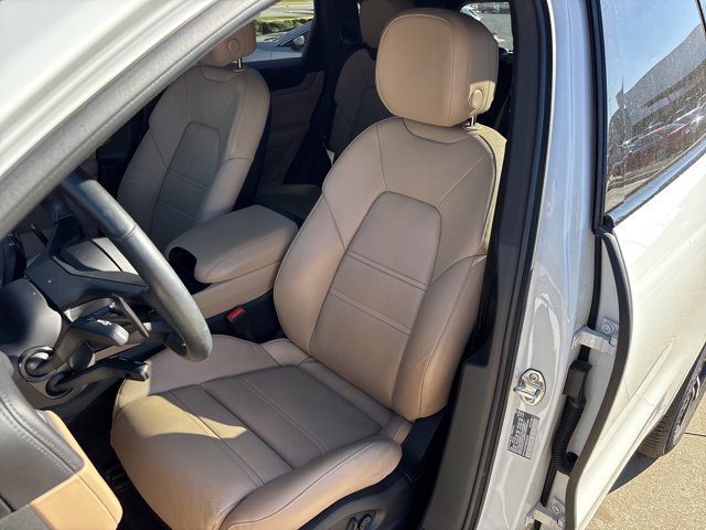 Used 2024 Porsche Cayenne AWD/4WD image 20
