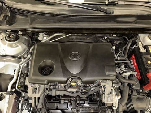 Used 2019 Toyota Camry LE w/ Convenience Package FWD image 12