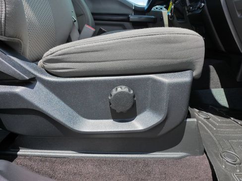 Used 2016 Ford F150 XLT AWD/4WD image 13
