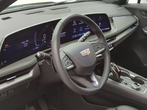 Used 2024 Cadillac XT4 Premium Luxury AWD/4WD image 9